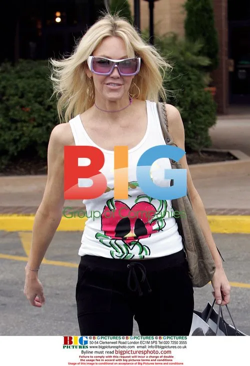 Heather Locklear Shopping Trip