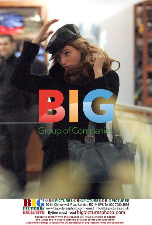 Kelly Brook and Billy Zane Shop in London
