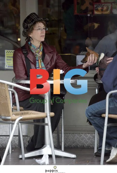 Maureen Lipman meets a dog in London cafe