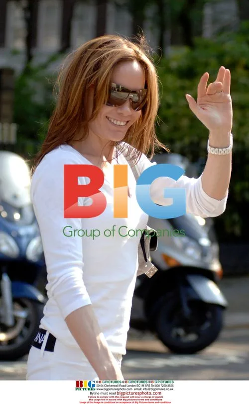 Tara Palmer Tomkinson Goes Shopping in All White