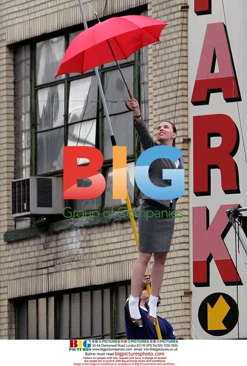 Scarlett Johannson on set of Nanny Diaries