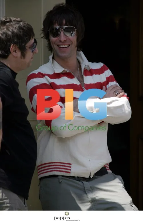 Liam Gallagher Enjoys Pub Outing