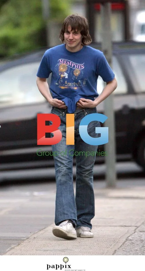 Jamie Davis spotted out with girlfriend