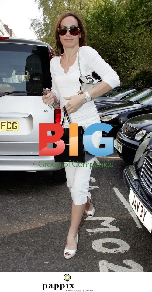 Tara Palmer-Tomkinson Goes Shopping in London