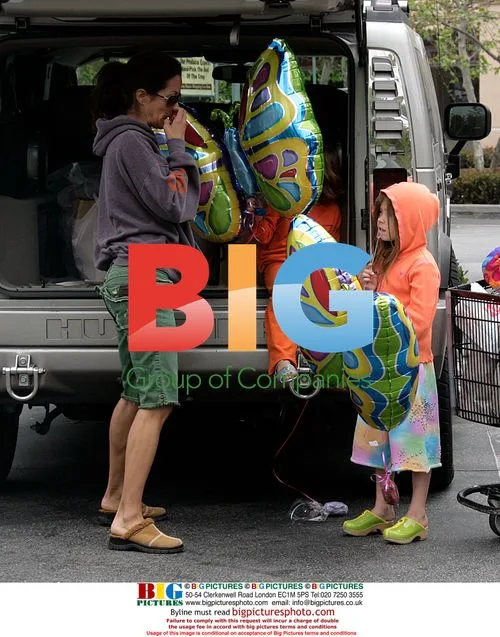 Brooke Burke Shopping with Kids in Malibu