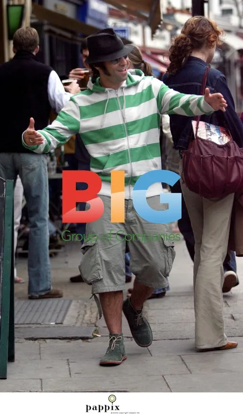 Oasis' Liam Gallagher & brother Paul at London pub