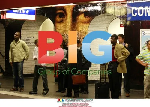 Concorde Metro Stop Decorated for "The Da Vinci Code" Launch