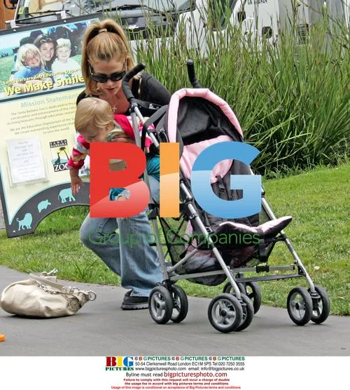 Denise Richards Takes Daughters to LA Zoo