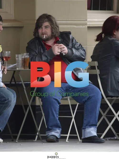 Gallagher Brother Enjoys Beer in London