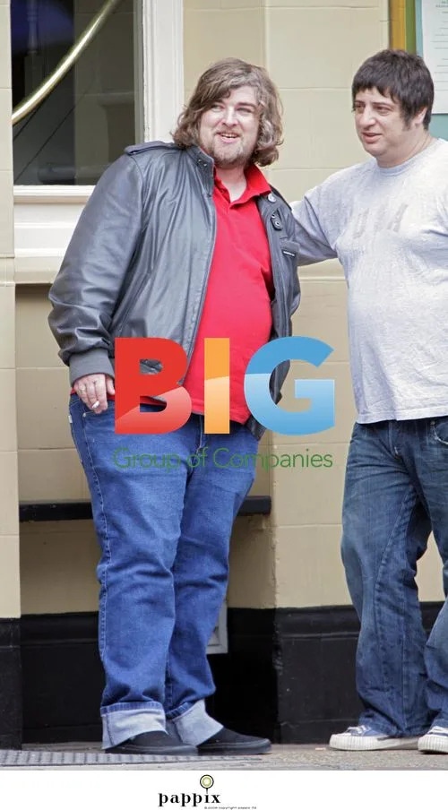 Oasis Family Brother Paul Gallagher Enjoys Beer