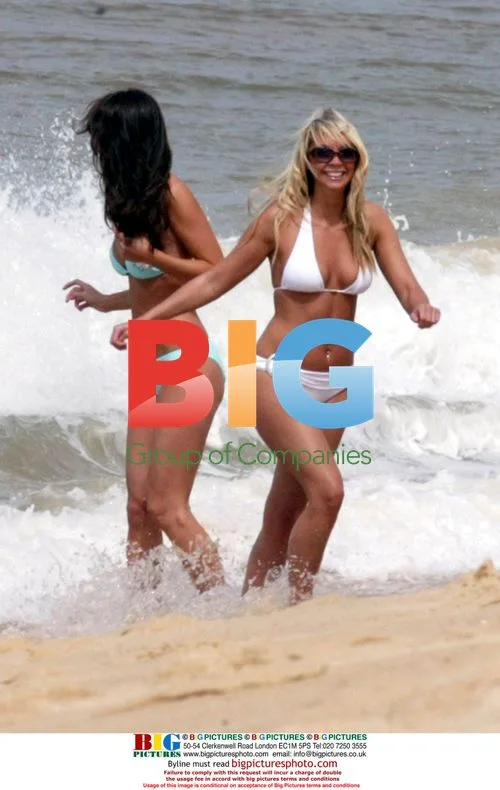 Girlfriends of English soccer players enjoy beach day