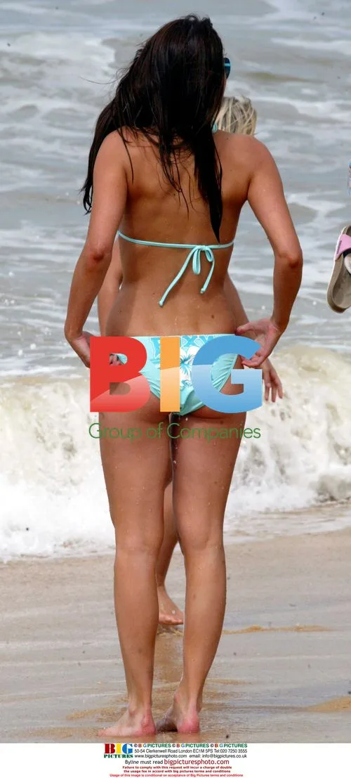 Sabrina and Charlotte enjoy beach in Portugal
