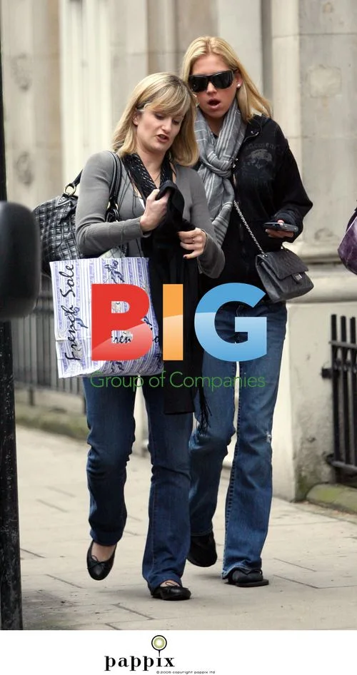 Anna Kournikova goes shopping in London