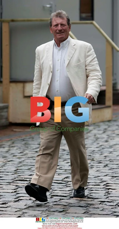 Johnny Briggs Leaving Granada Studios