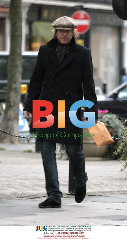 Yasmin Le Bon Shopping in North London