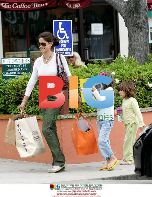 Brooke Burke Shopping in Malibu with Daughters