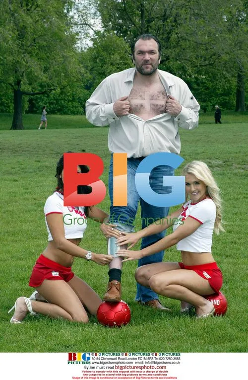 Neil 'Razor' Ruddock and Glamour Girls