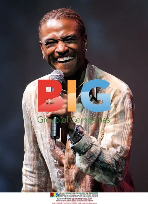 Singer Tommy Davidson performs at American Idol event