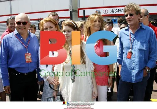 Sarah Ferguson with Beatrice and Hanover
