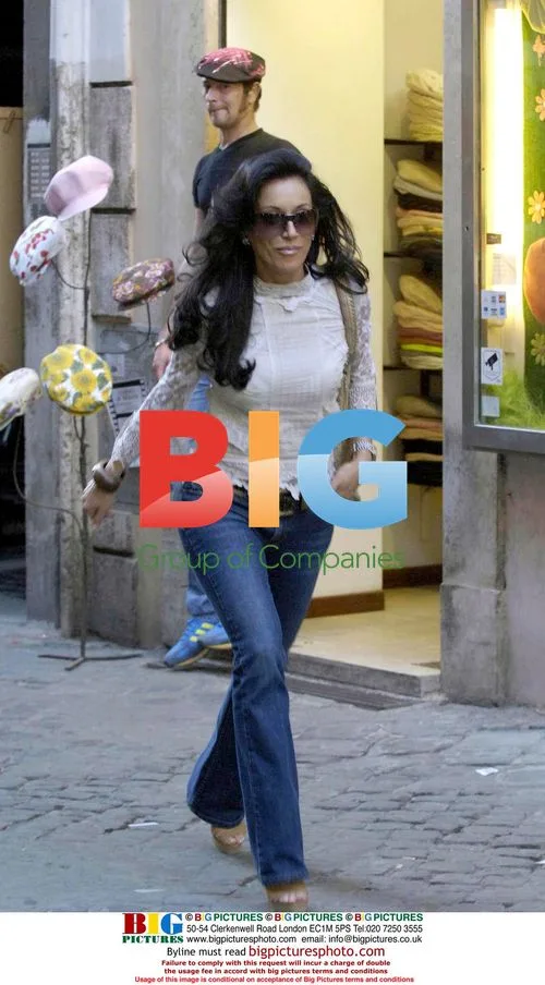 Nancy Dell'Olio shops for Sven-Goran Eriksson in Rome