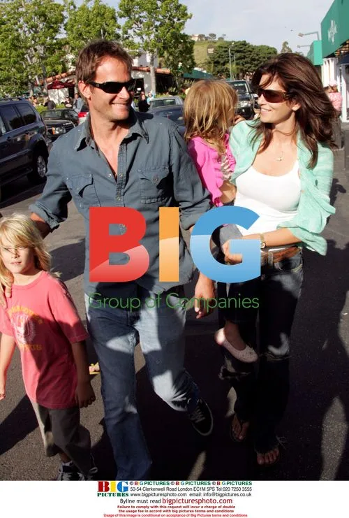 Cindy Crawford Spotted With Possible Pregnancy Bump
