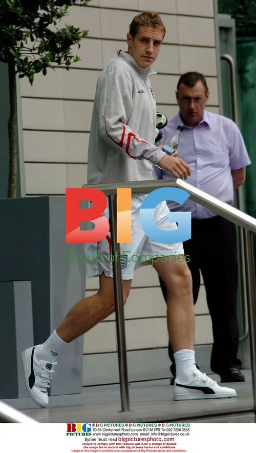 England Squad Departs Lowry Hotel for Training
