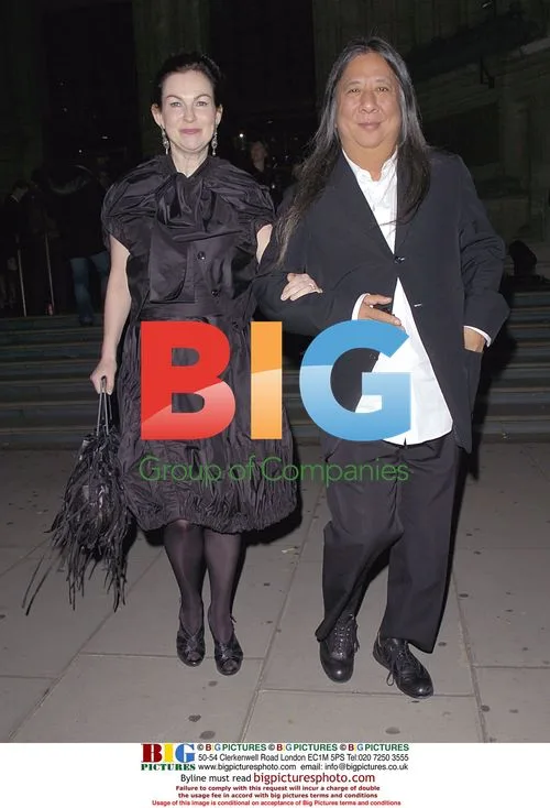 Celeb leaves V&A museum
