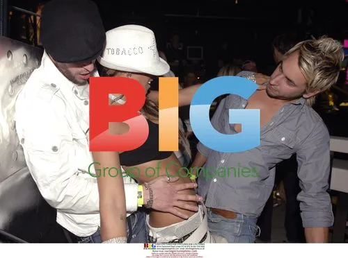 Jodie Marsh partying with friends at MTV event