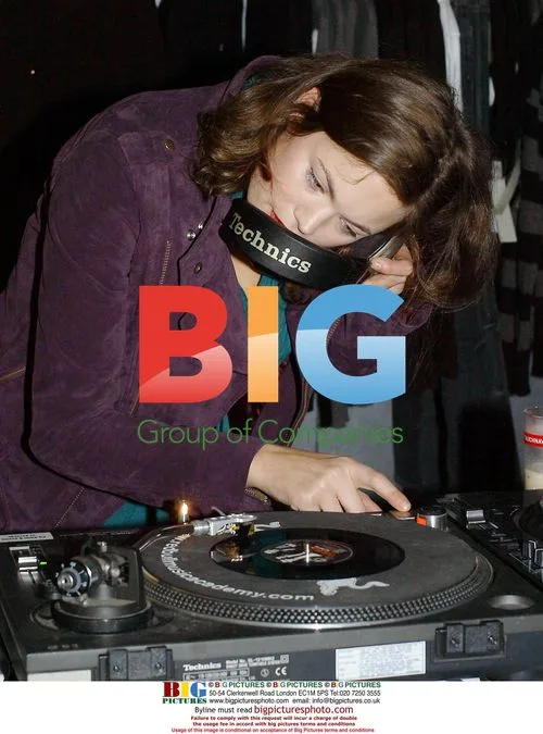 Jasmine Guinness DJs with Poppy Lloyd