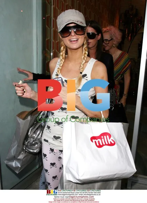 Paris and Nicky Hilton Shopping