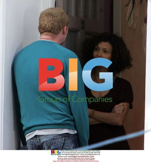 Simon Pegg, Thandie Newton and David Schwimmer on "Run Fat Boy Run" set