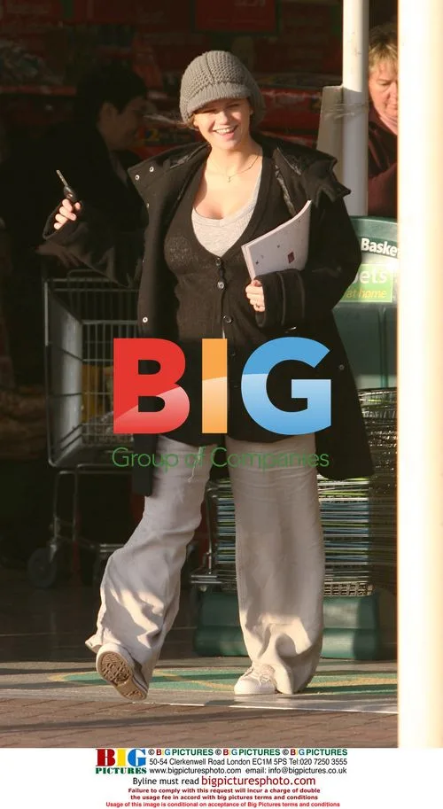 Pregnant Kerry Katona furniture shopping