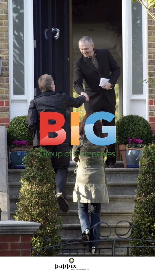 German Musician Gronemeyer Spotted House Hunting in London