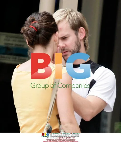 Evangeline Lilly and Dominic Monaghan share passionate kiss