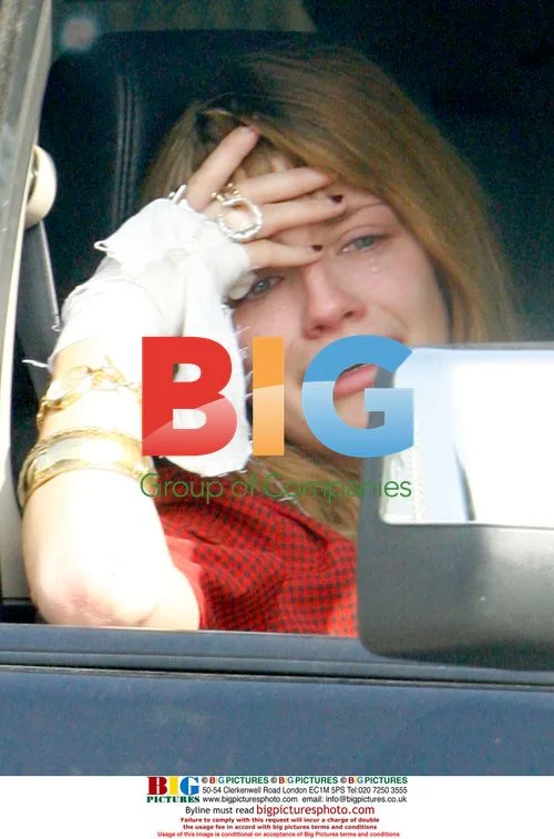 Mischa Barton's emotional breakdown