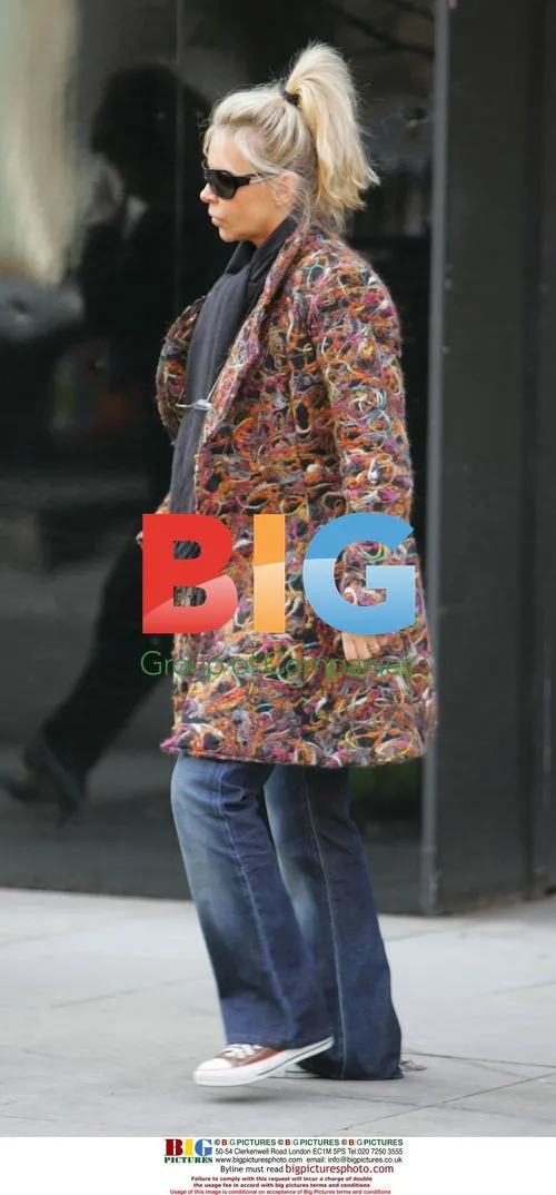 Leslie Ash out shopping with mother