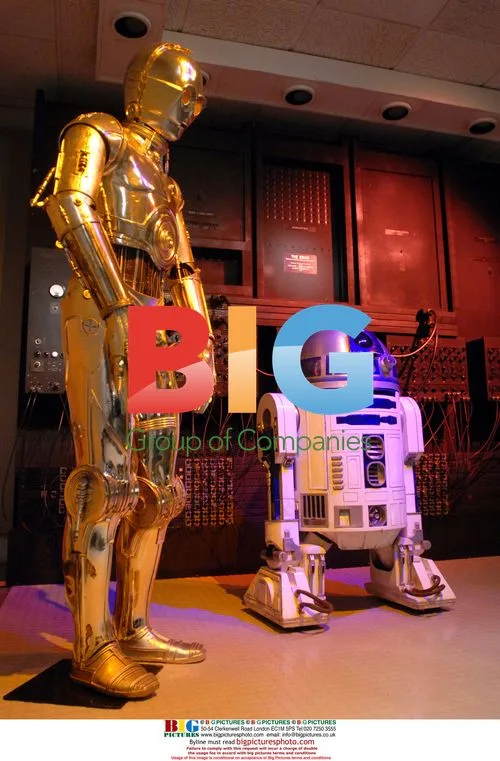 Star Wars Robots C3PO and R2D2 at Treasures Exhibit