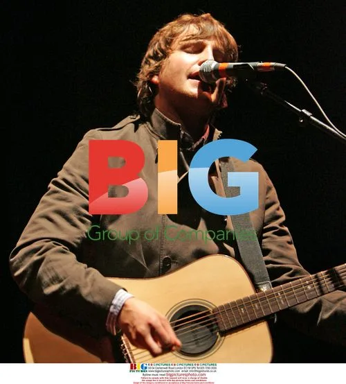 James Walsh of Starsailor performs in San Diego