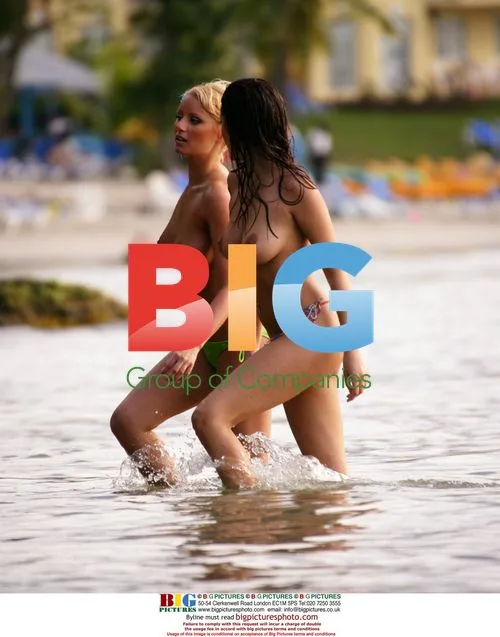 Glamorous models relax in Barbados