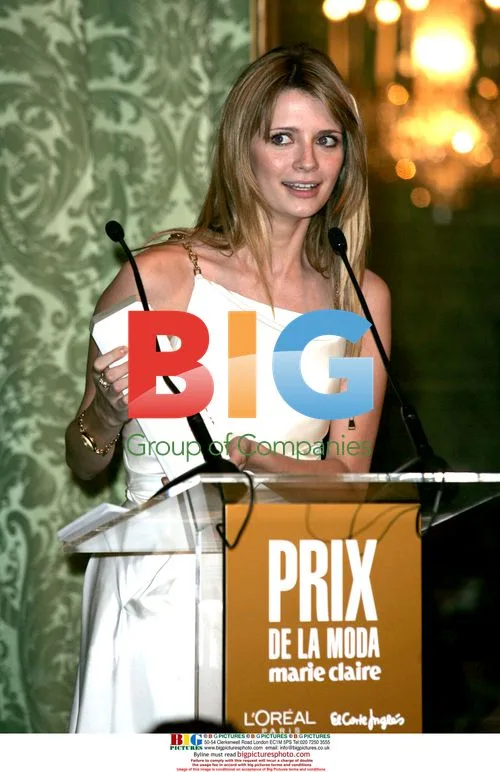 Mischa Barton Awarded Fashion Icon 2006
