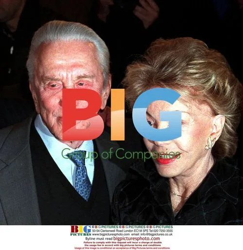 Kirk Douglas, wife & son arrive at Michael Douglas wedding