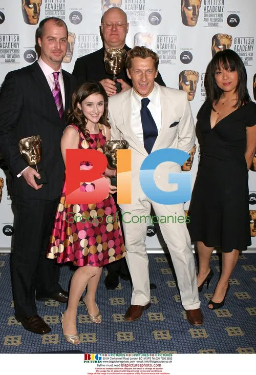 Naoko Mori presents 'Lazy Town' award