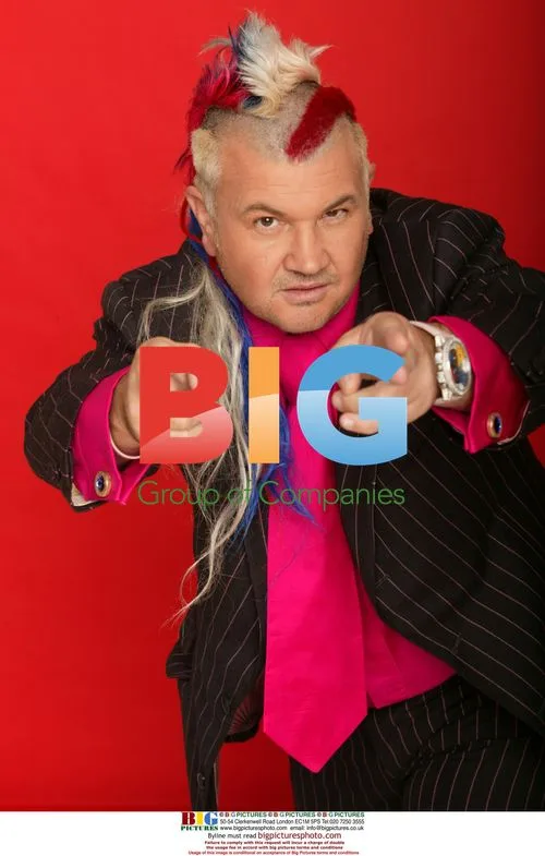 Big Pictures Darryn Lyons Photoshoot