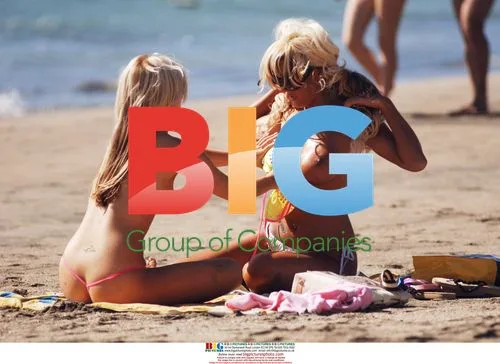 Foxy models Jay Nichols and Sam Bryan on holiday in the Canaries