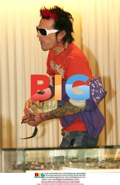 Tattooed rocker Tommy Lee shops in West Hollywood