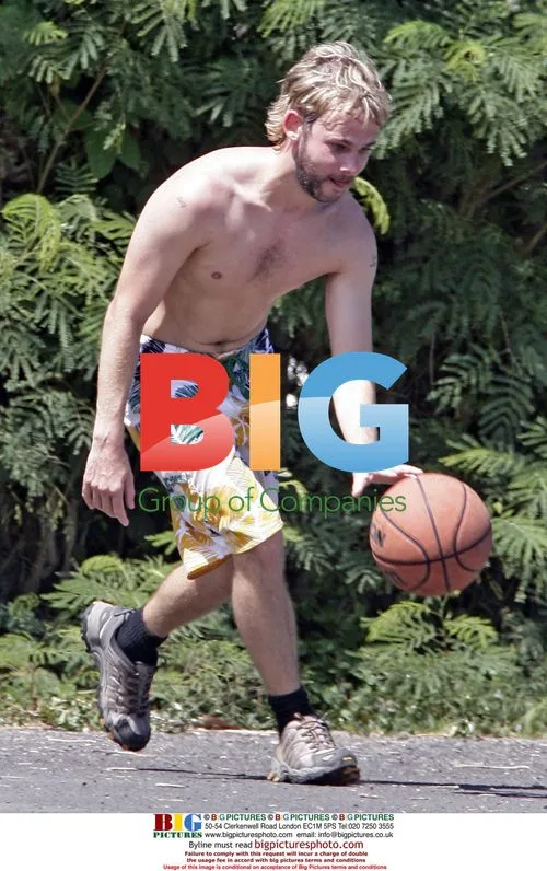 Dominic Monaghan Plays Basketball in Hawaii