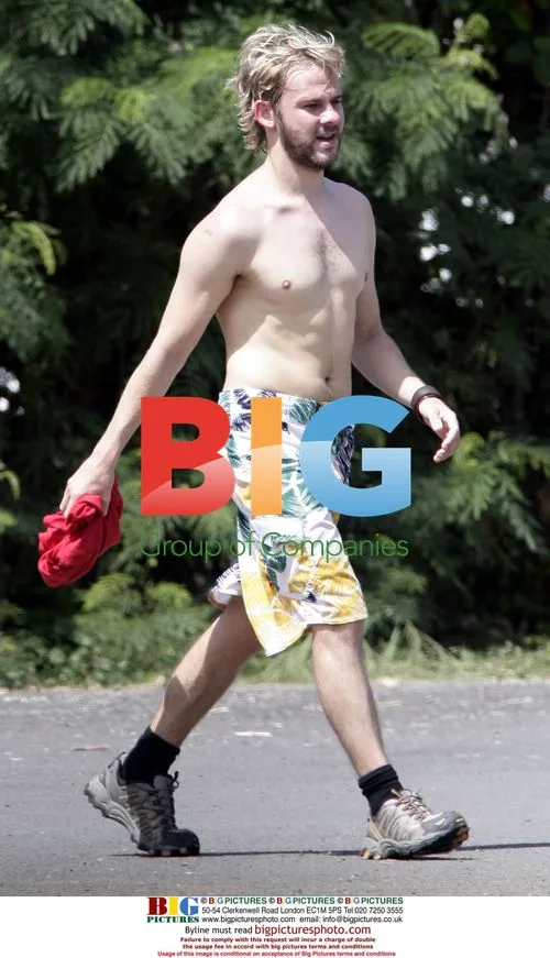 Dominic Monaghan Plays Basketball in Hawaii