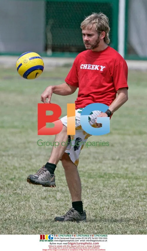 Dominic Monaghan plays soccer in Hawaii