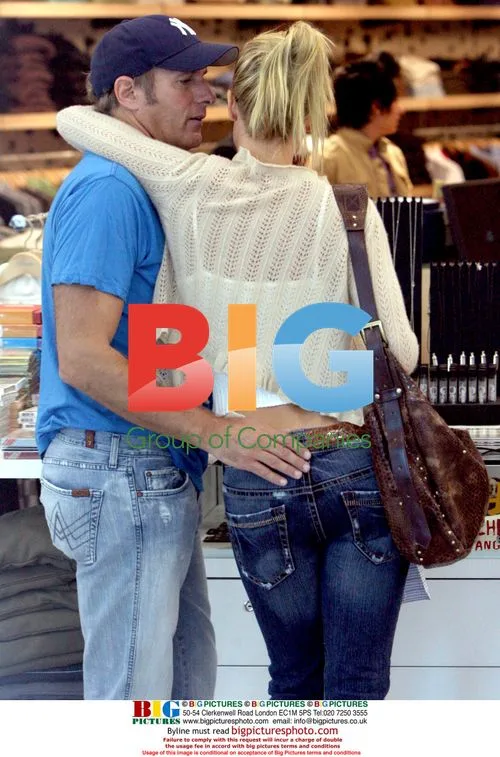 Nicollette Sheridan goes shopping with Michael Bolton