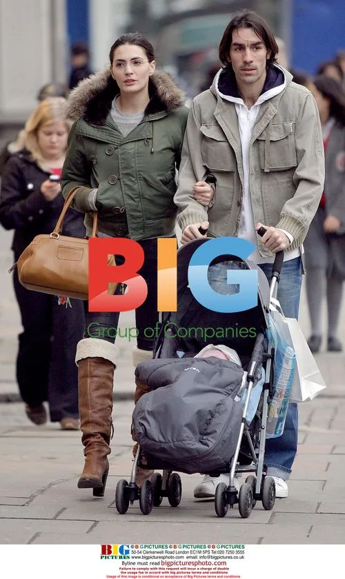 Robert Pires and Jessica Lemaire shop for baby clothes
